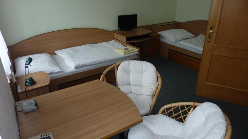 Hotel Tht Polička Eksteriør billede