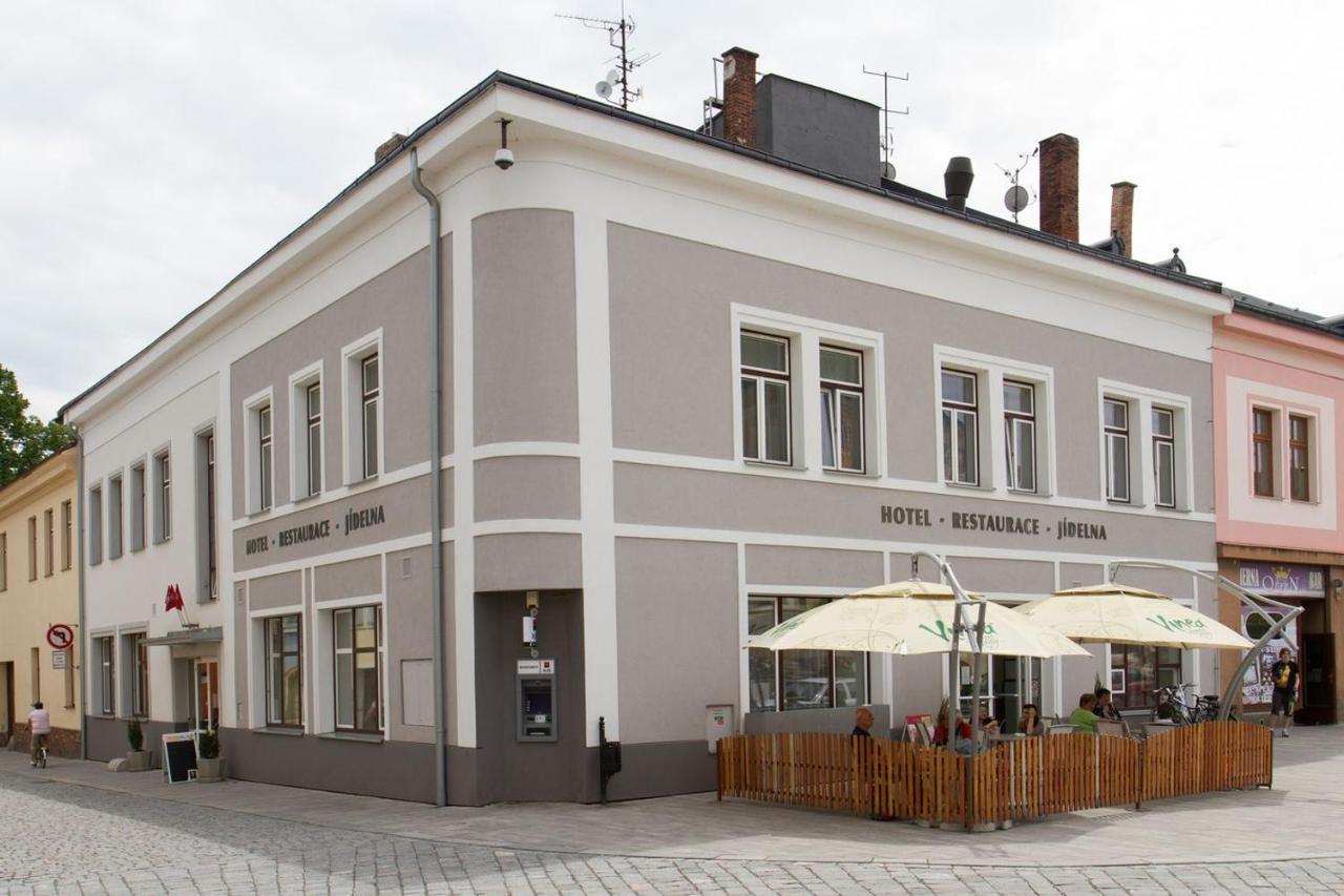 Hotel Tht Polička Eksteriør billede